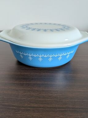 Pyrex Blue Snowflake Garland Pattern Covered Casserole Dish